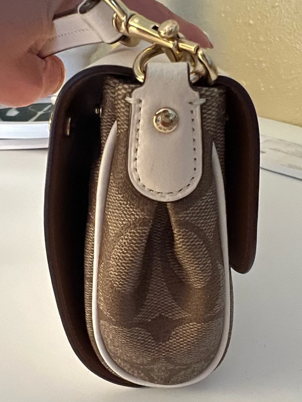 Coach White & Brown Signature Crossbody Bag - Picture 3 of 9